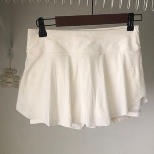 White Lululemon squirt